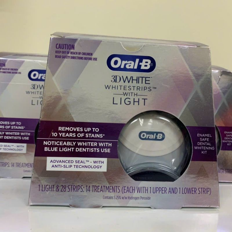 Đèn led + Miếng dán trắng răng Oral-B
