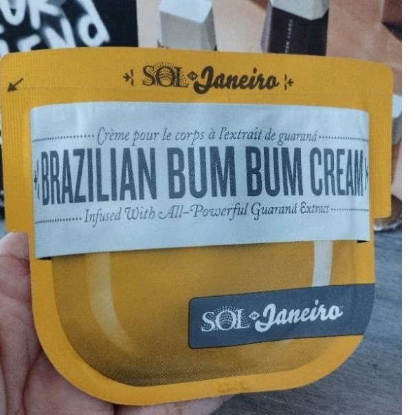 Dưỡng body gợi cảm quyến rũ Bumbum Sol.de.Janero Sample 7,5ml