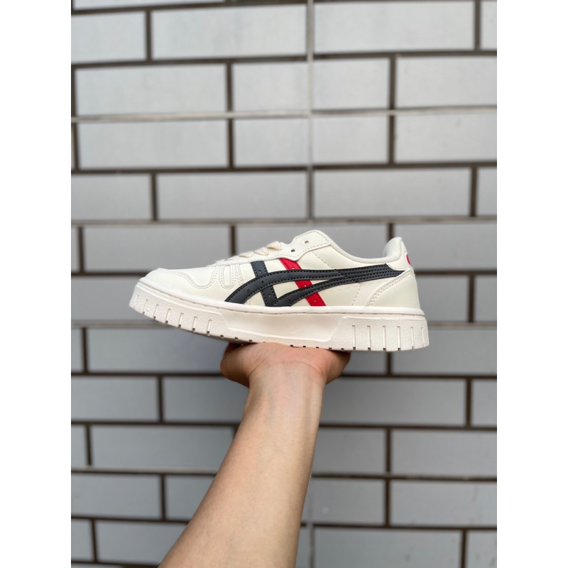Giày thể thao ASICS COURT trắng sọc đen đỏ