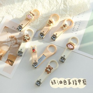 bấm móng tay cute