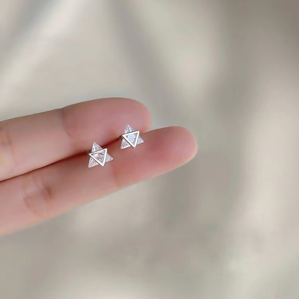 Khuyên tai nam bạc 925 mặt tam giác đá cá tính, độc đáo, unisex  | TRANG SỨC BẠC ACCESSORIES
