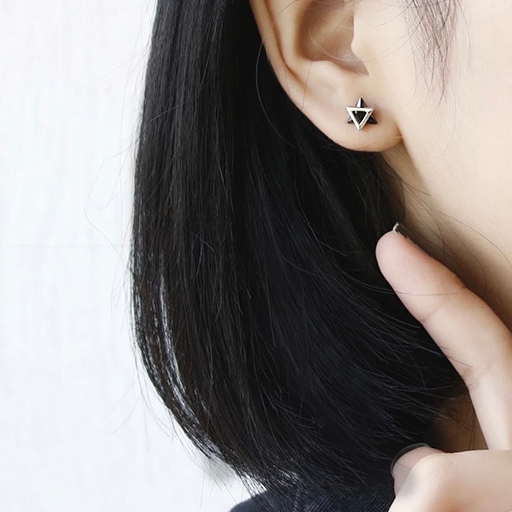 Khuyên tai nam bạc 925 mặt tam giác đá cá tính, độc đáo, unisex  | TRANG SỨC BẠC ACCESSORIES