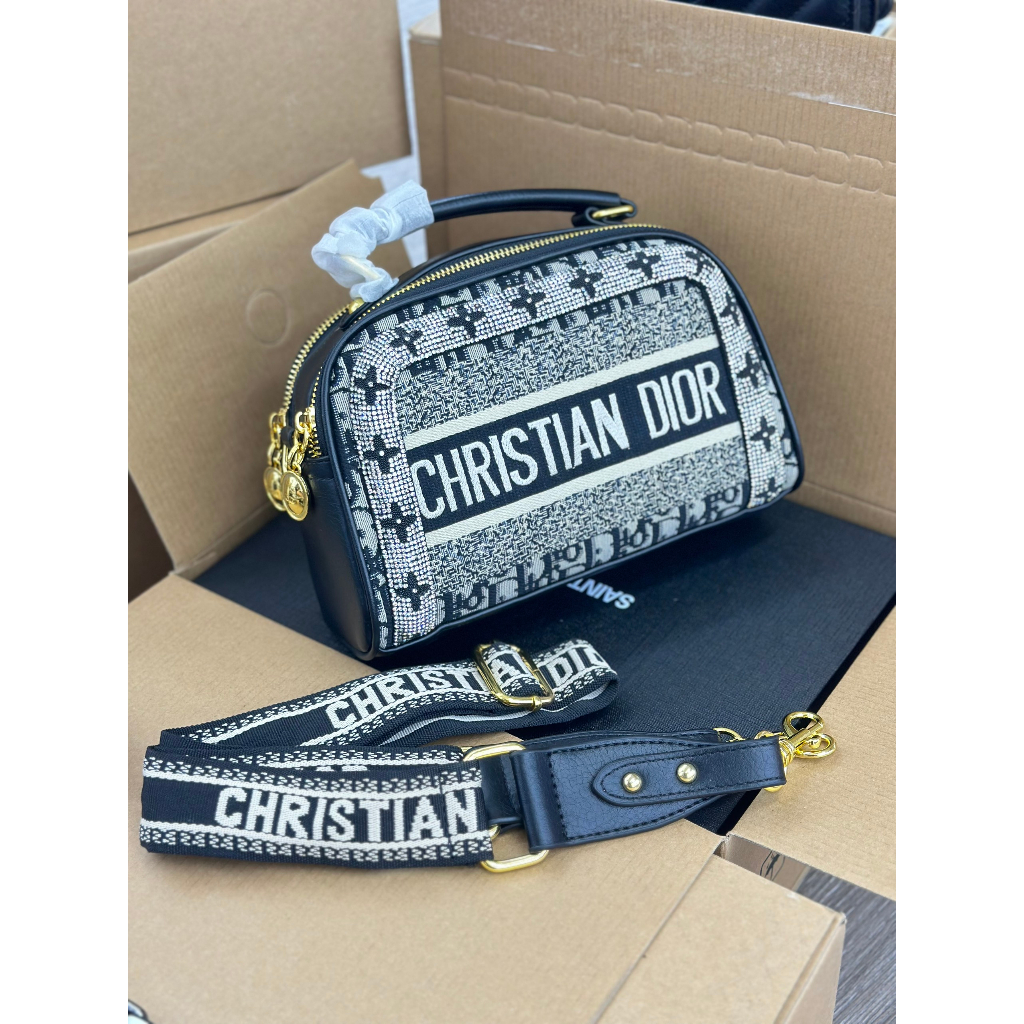 Túi Xách đeo chéo mẫu mới về hàng Size 23cm