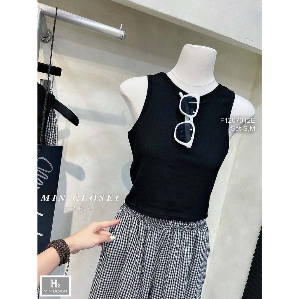 Set 2 món áo đen dáng croptop sát nách phối quần kẻ caro suông rộng hàng đẹp!