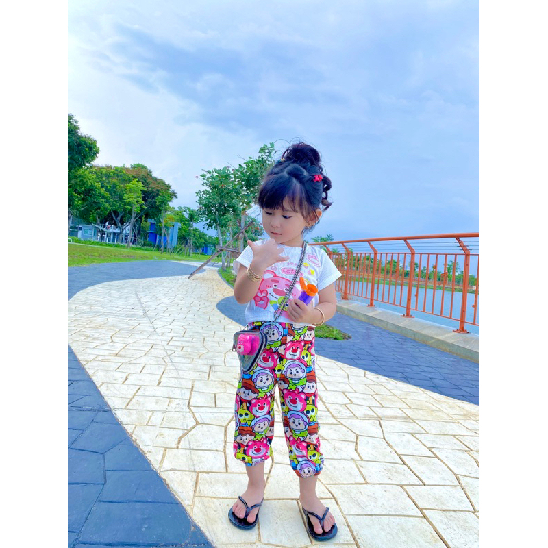 Set quần dài có gấu dâu cho bé