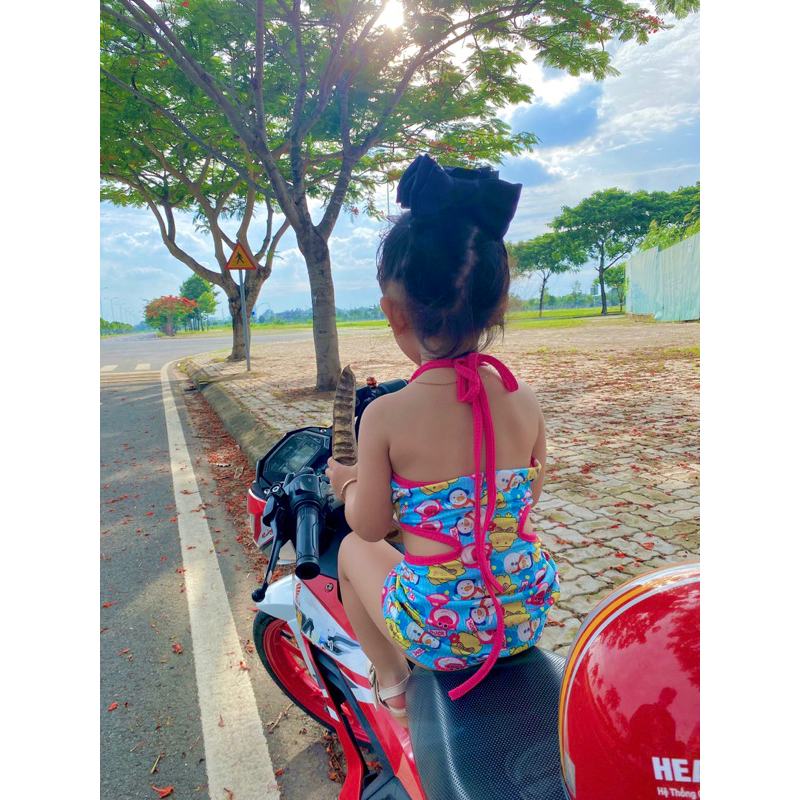 Set đầm body khoét eo cho bé