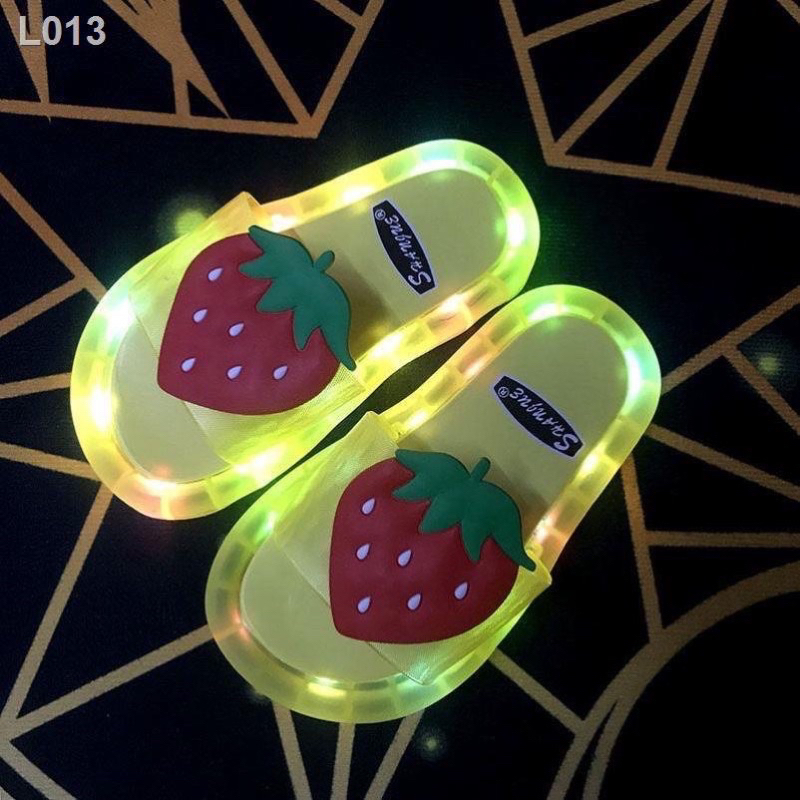Dép Phát Sáng Cho Bé Gái Bé Trai,  chất liệu nhựa cao cấp ko mùi, chống trơn trượt cho bé