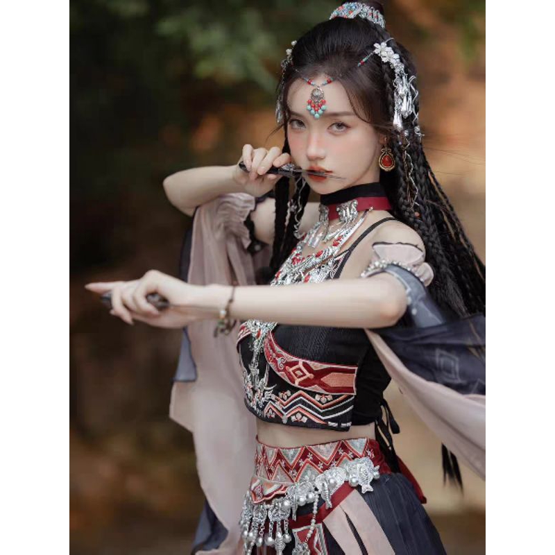 Trang phục Miêu Cương, Dị Vực