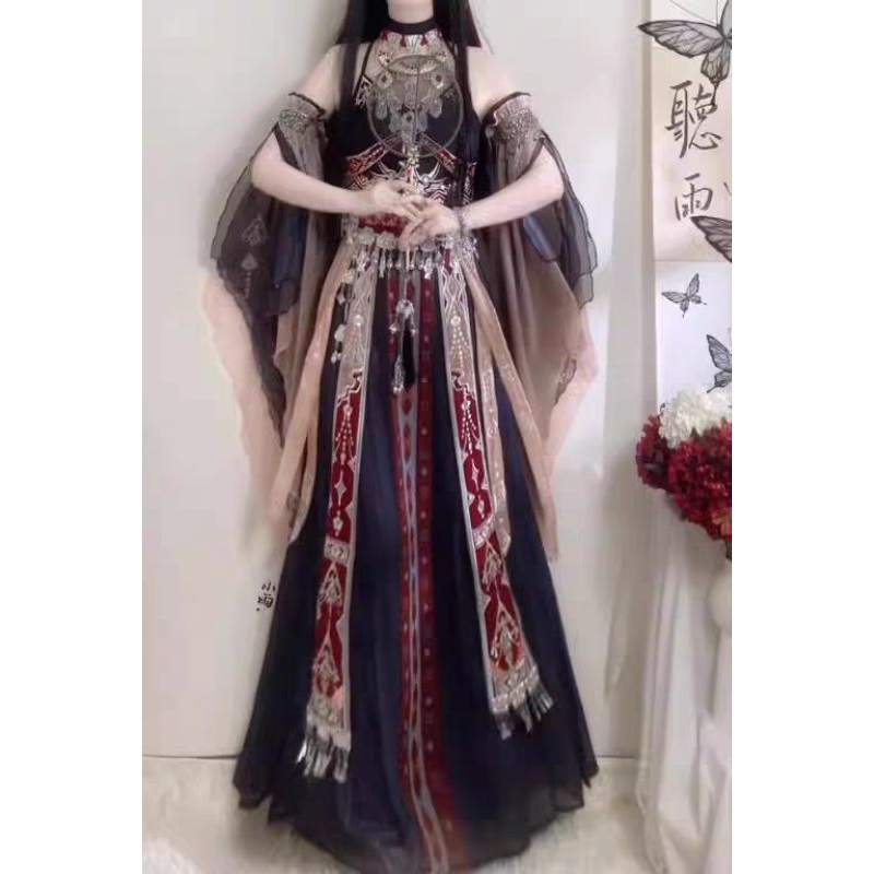 Trang phục Miêu Cương, Dị Vực