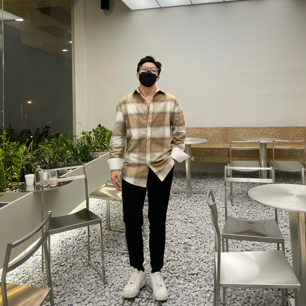 Sơmi caro nâu kem đứng form