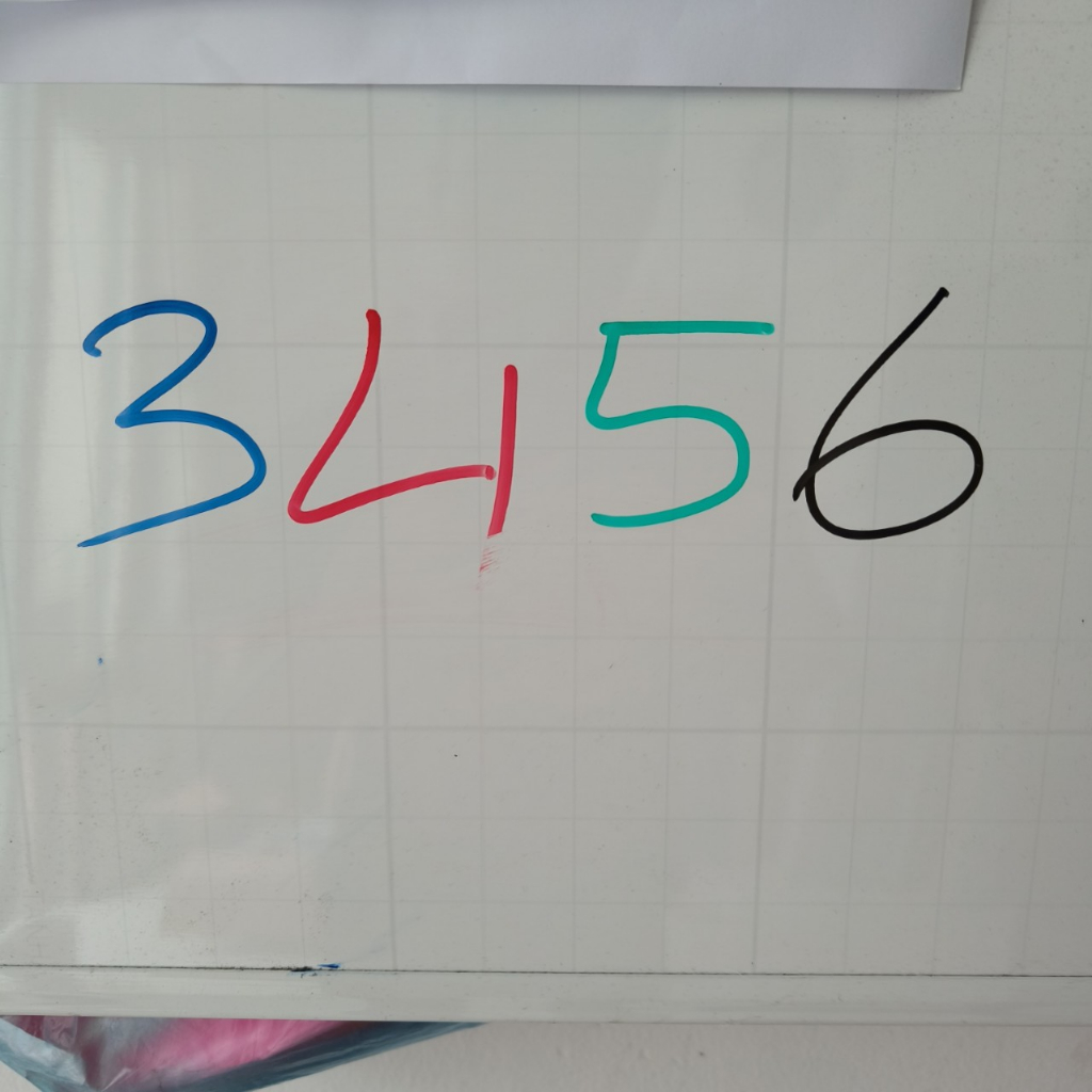 Bút dạ viết bảng trắng xóa được túi 4 cây 4 màu