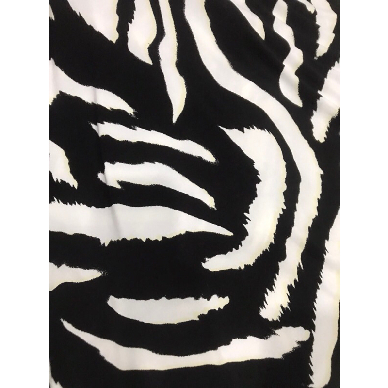 Vải thun Rayon họa tiết như hình co giãn 4 chiều dày vừa mềm rũ may đầm váy,áo kiểu , đồ bộ