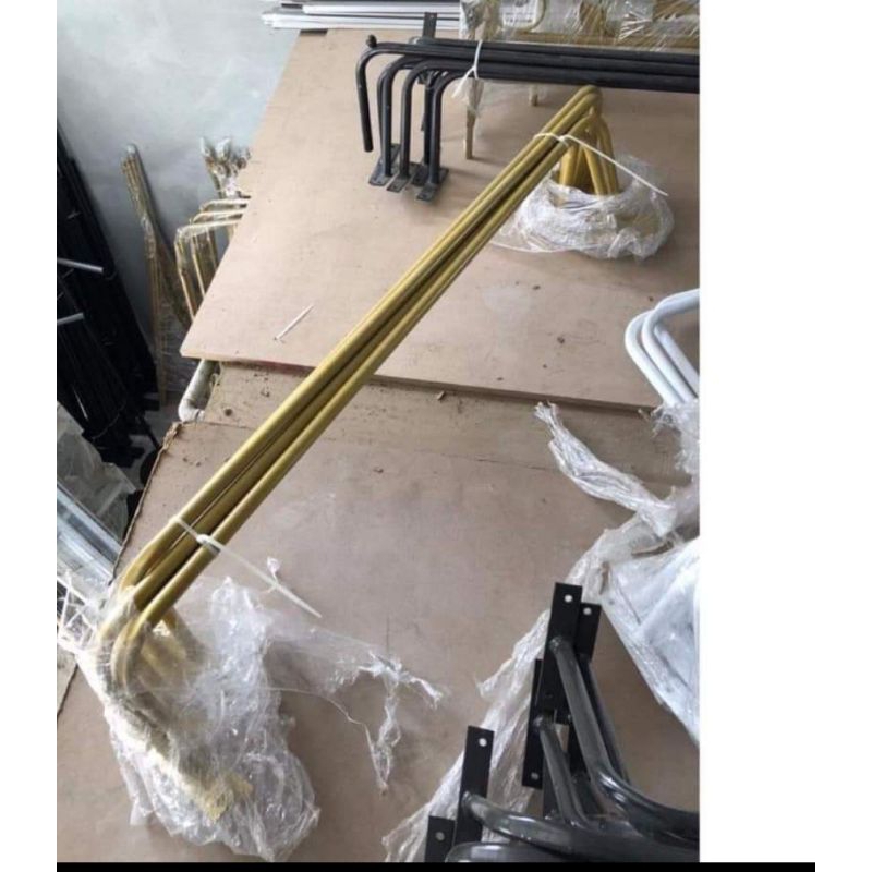 Khung thấy đồ cho shop, kích thước 90x90cm.khung vuông và khung vòng cung