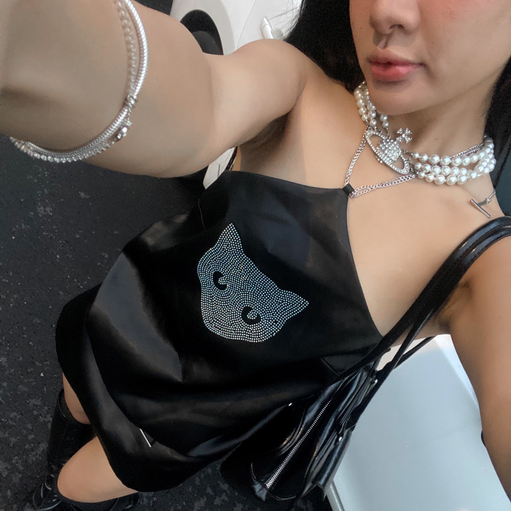 Váy yếm nữ JEUNE FROCK thiết kế logo mặt mèo đính đá sang trọng SOYOUNG - VSY220513
