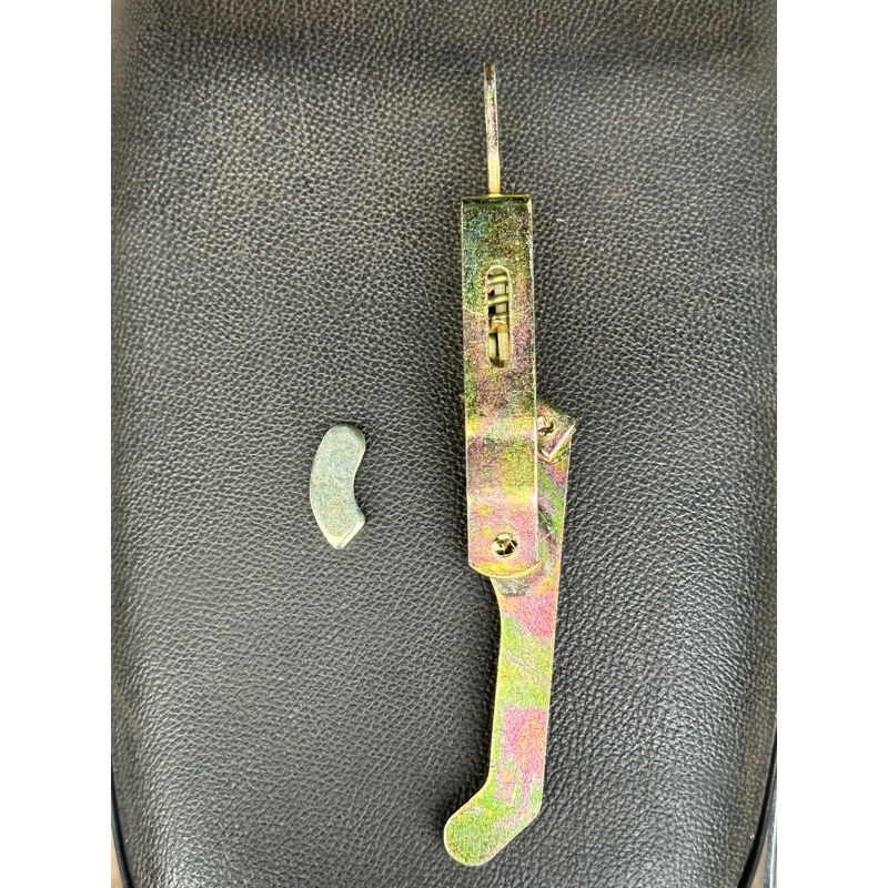 Khoá thùng xe ô tô tải