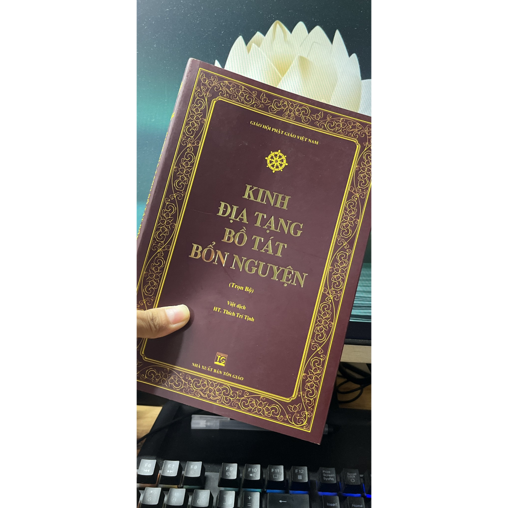 [Mã BMLTB35 giảm đến 35K đơn 99K] Sách - Kinh Địa Tạng Bồ Tát Bổn Nguyện Bìa Giấy | BigBuy360 - bigbuy360.vn