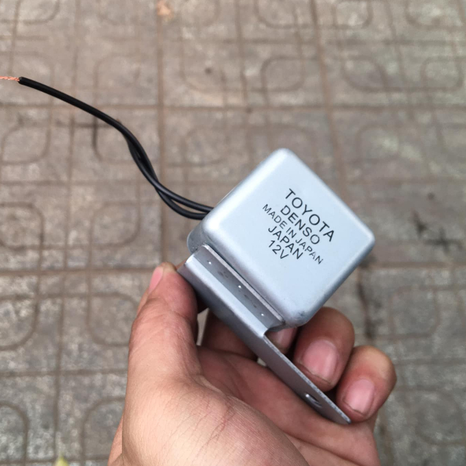 Cục kêu báo Xi nhan ting tong Toyota Denso