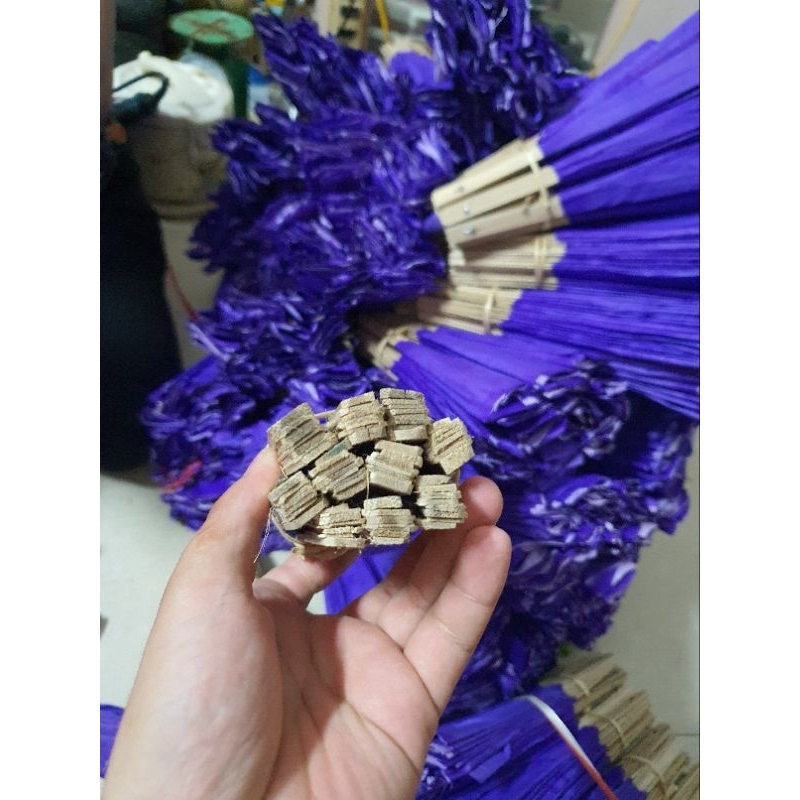 Quạt giấy màu tím