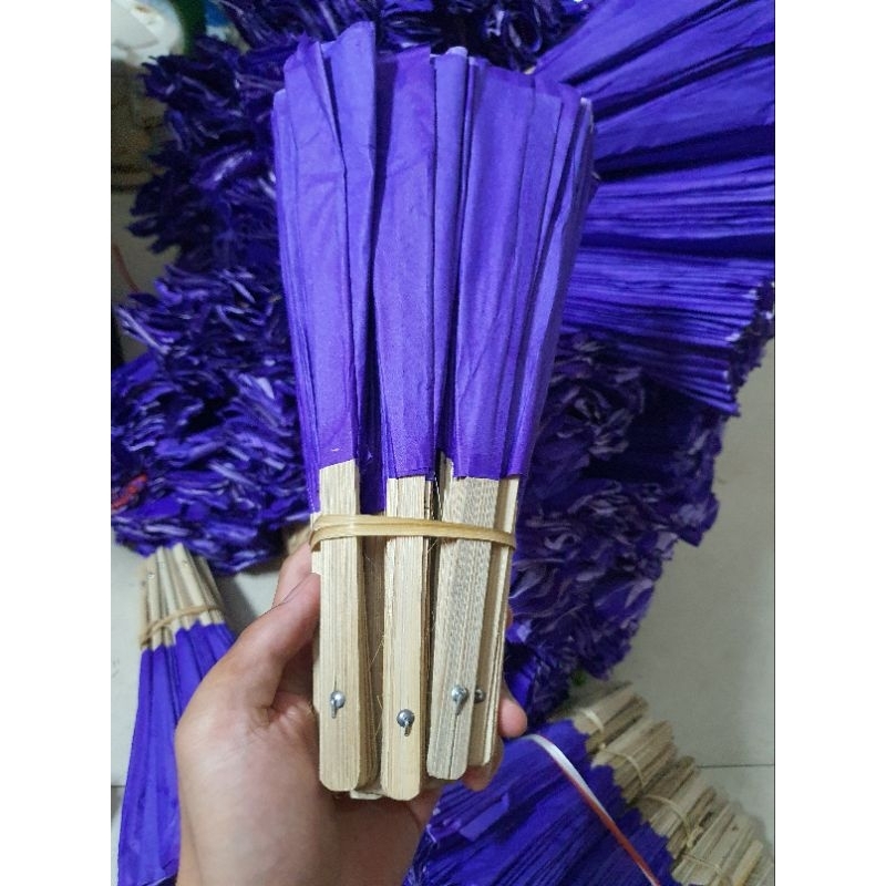Quạt giấy màu tím