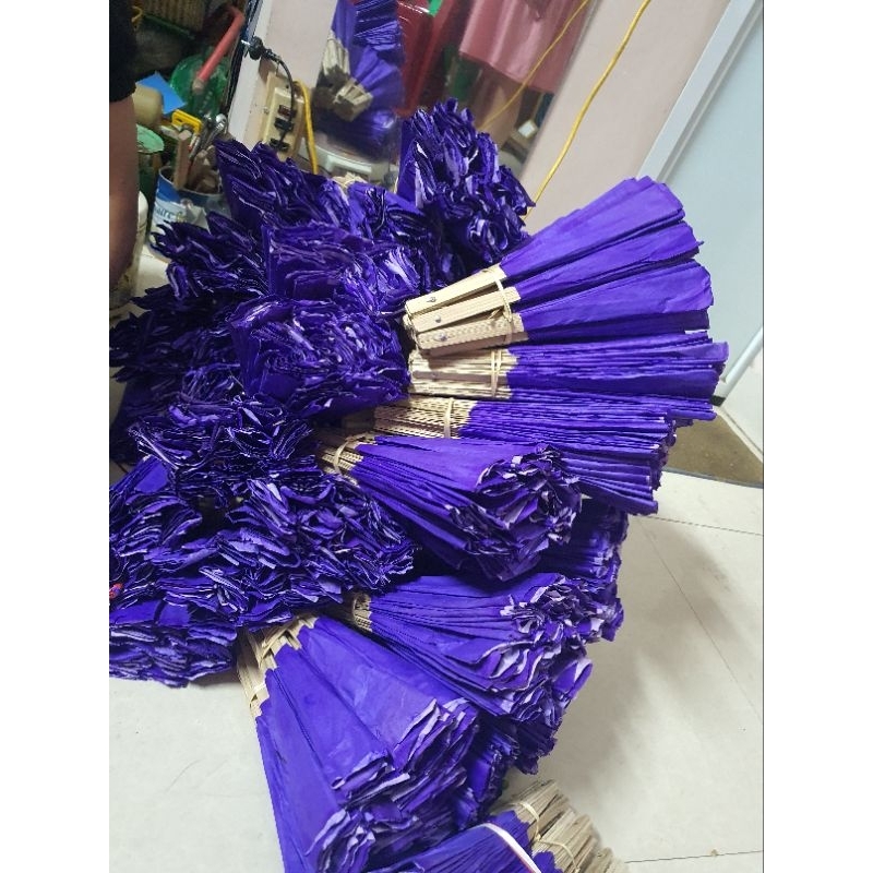 Quạt giấy màu tím