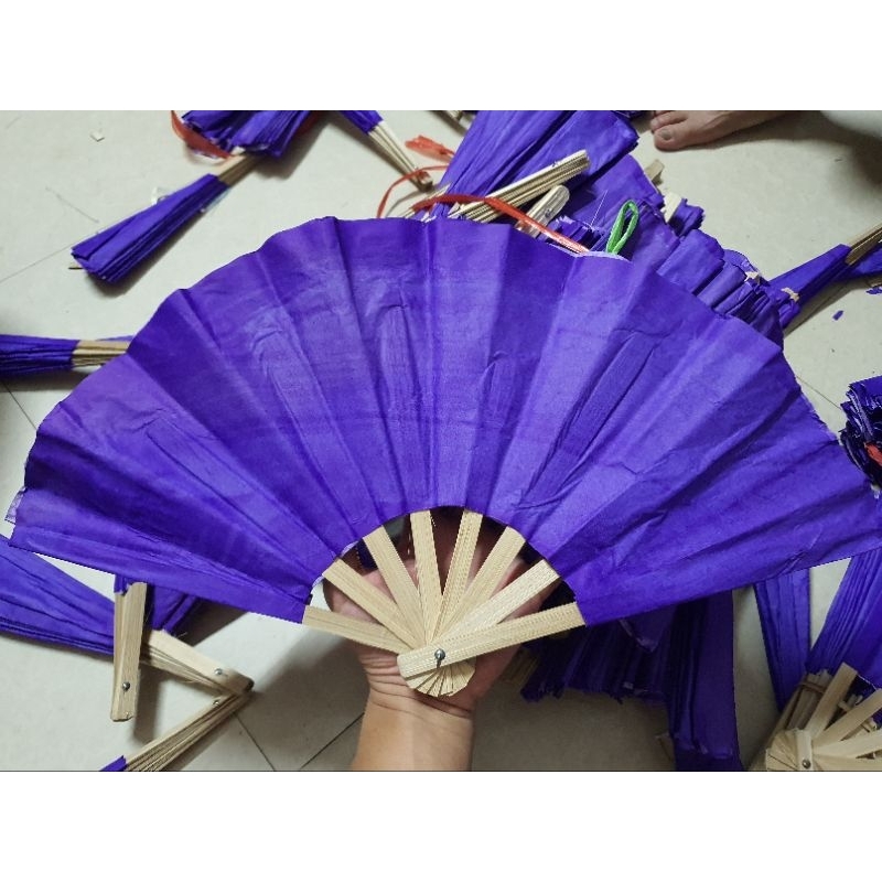 50 cái quạt giấy màu tím