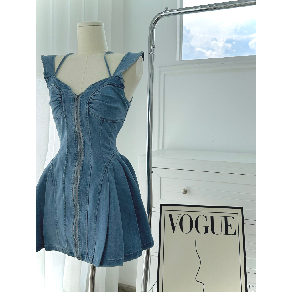 ĐẦM JEAN DÂY KÉO NGỰC XẾP NHÚN RỚT VAI 2 DÂY XÒE (TH)