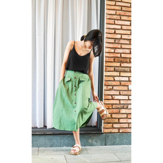 CHÂN VÁY LINEN NÚT GIỮA TÚI NẮP - Nhà Của Moon