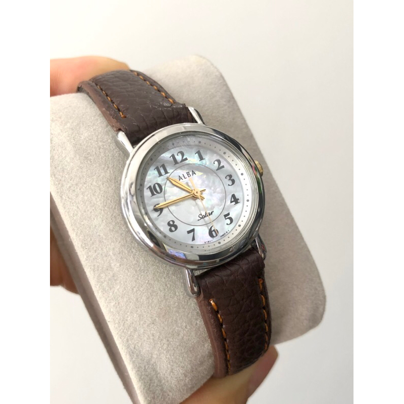ĐỒNG HỒ NỮ ALBA PIN NĂNG LƯỢNG NHẬT