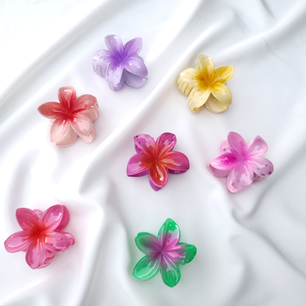 Kẹp tóc nhựa hình bông hoa 6 cm phong cách hawaii nhiều màu - Xinni Accessories.