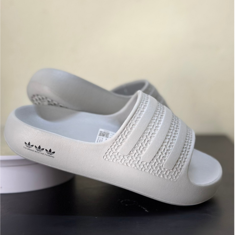 Dép nam nữ Ayoon màu be mới nhất Hot 2023, Dép ayoon kem đế cao su non Form dáng thể thao