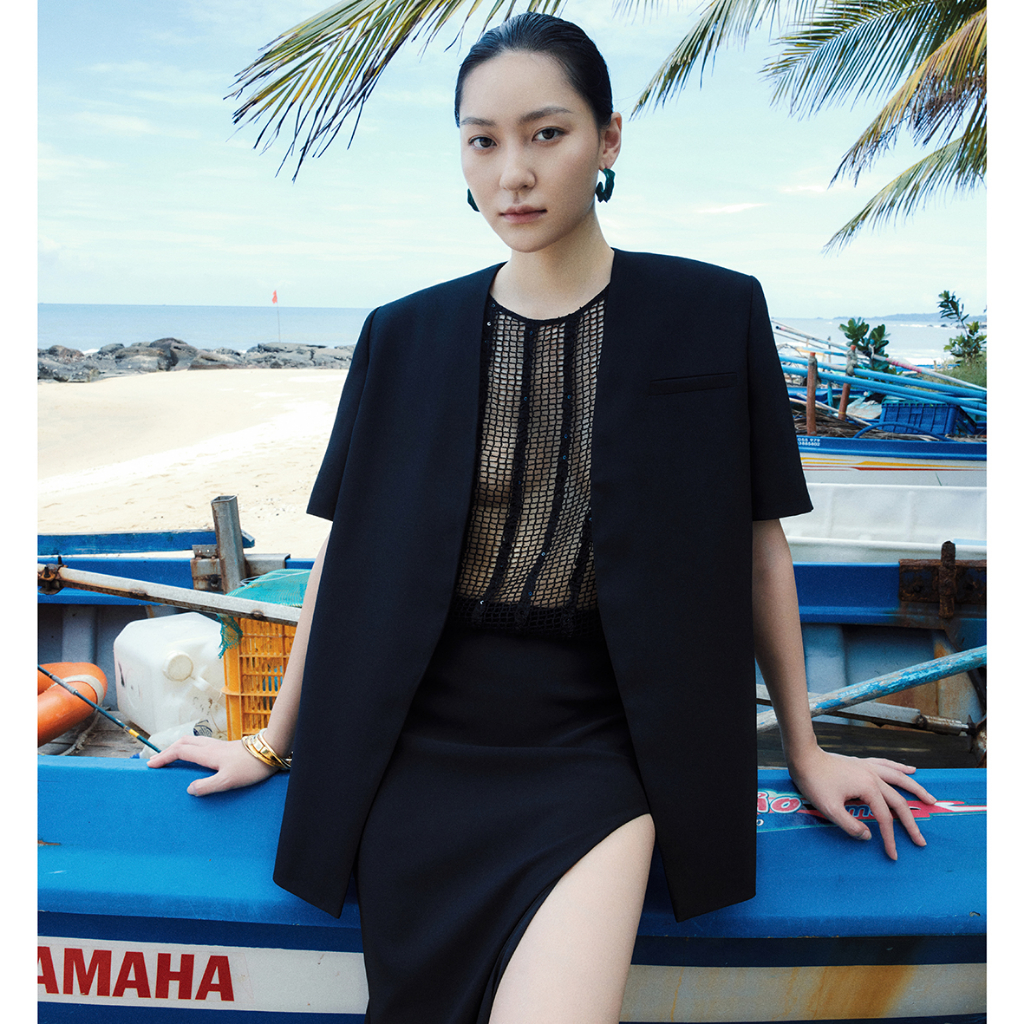 REINA- Short-sleeve Blazer without Lepels - Stripe Crochet Tank và Chân váy Cut-out Twill Midi Skirt