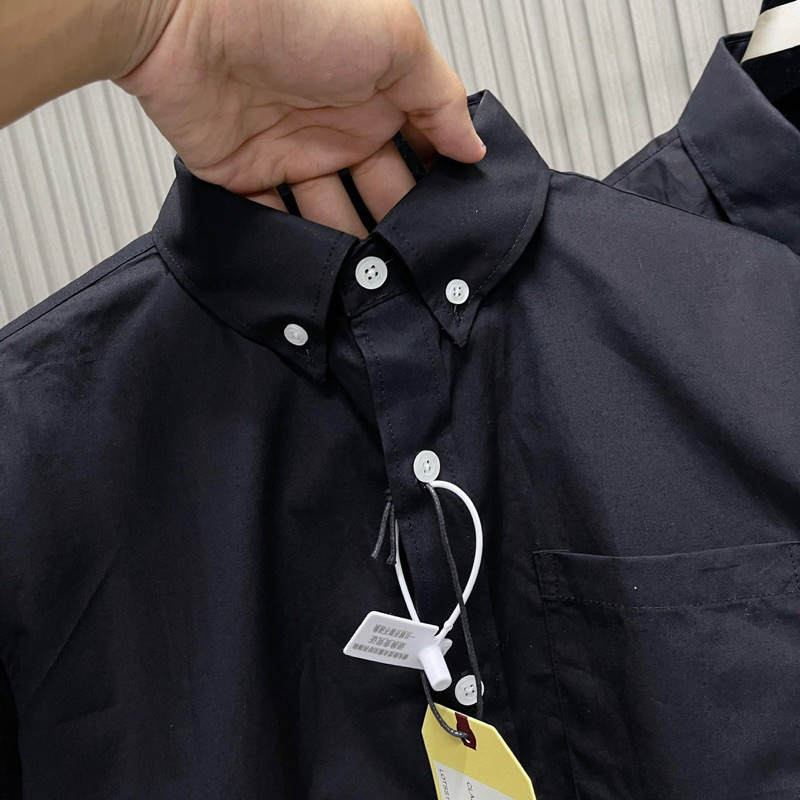 Áo SơMi Đen Nam Dài Tay Tho.me Vải Thô Thêu 4 Sọc Kẻ Trắng Tay Thêu Logo Chữ Bụng Hàng Siêu Cấp Hottrend 2023