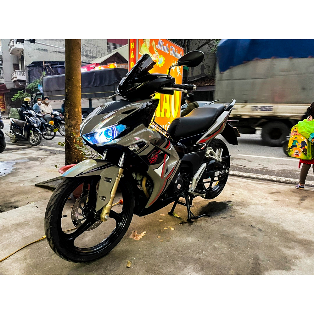 Kính chắn gió winner x v3