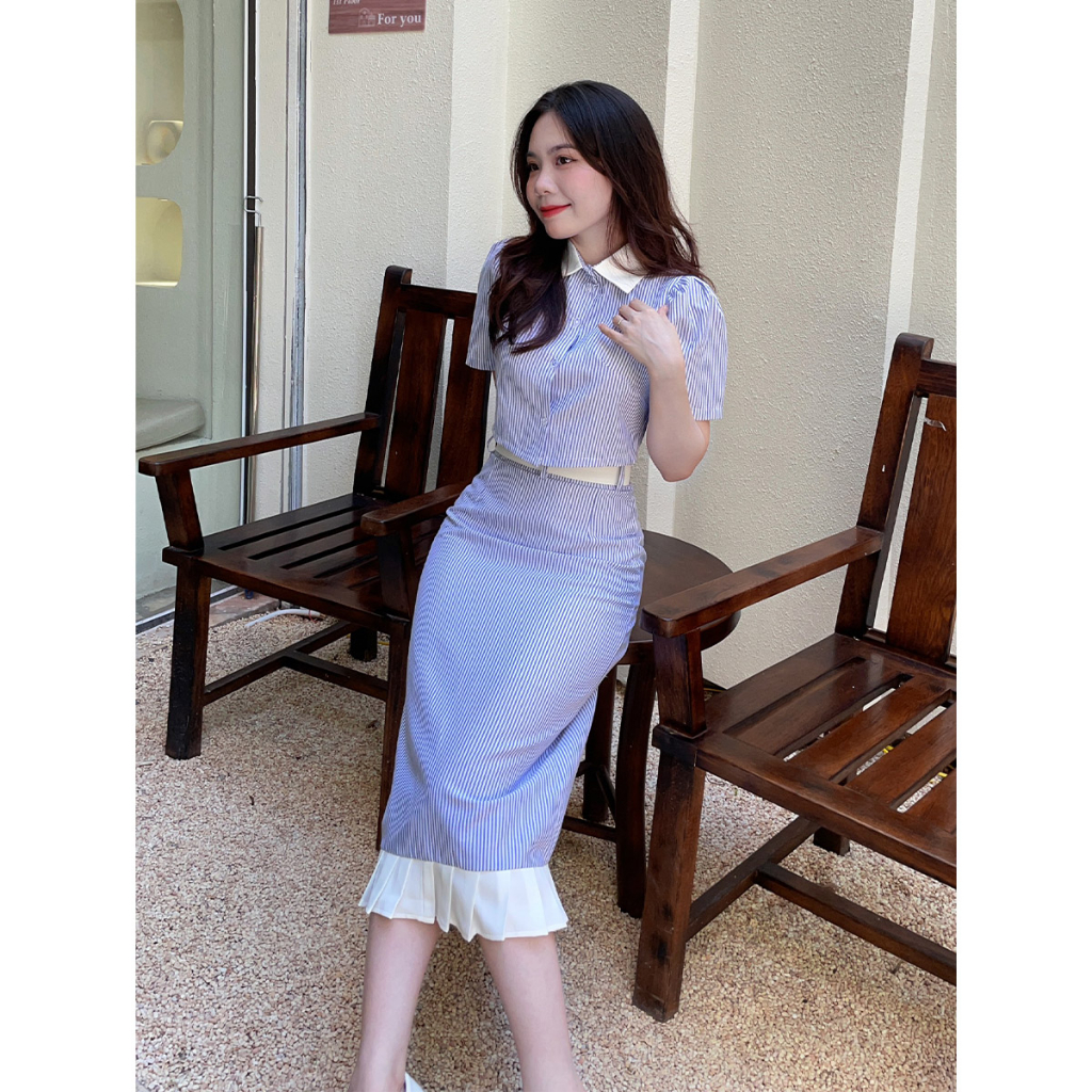 JOYCÉ - Set váy kẻ xanh dáng áo croptop chân váy cạp cao phối xếp ly