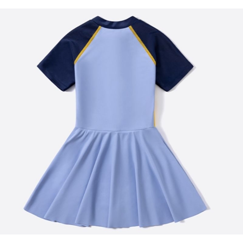 Đồ bơi kiểu váy cho trẻ lớn hiệu YLIKE mẫu Paradise xanh phối vàng ở hông , phong cách thể thao khoẻ khoắn.