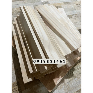 Nan gỗ thông, thanh gỗ được chà nhám mịn 4 mặt, có nhiều kích thước