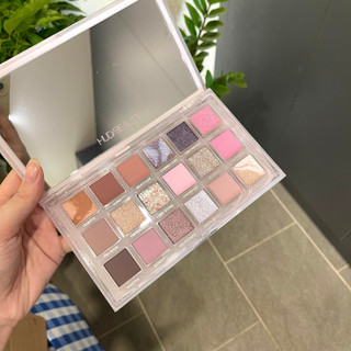 Bảng mắt Huda Beauty Rose Quartz