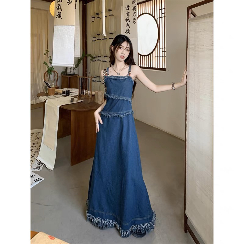 Đầm yếm denim dáng dài màu đậm tua rua thời trang nữ - váy yếm jean dáng dài cho nữ
