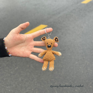 Móc khoá chú gấu teddy bằng len. teddy bear. handmade. handmadecrochet. móc khoá bằng len handmade.