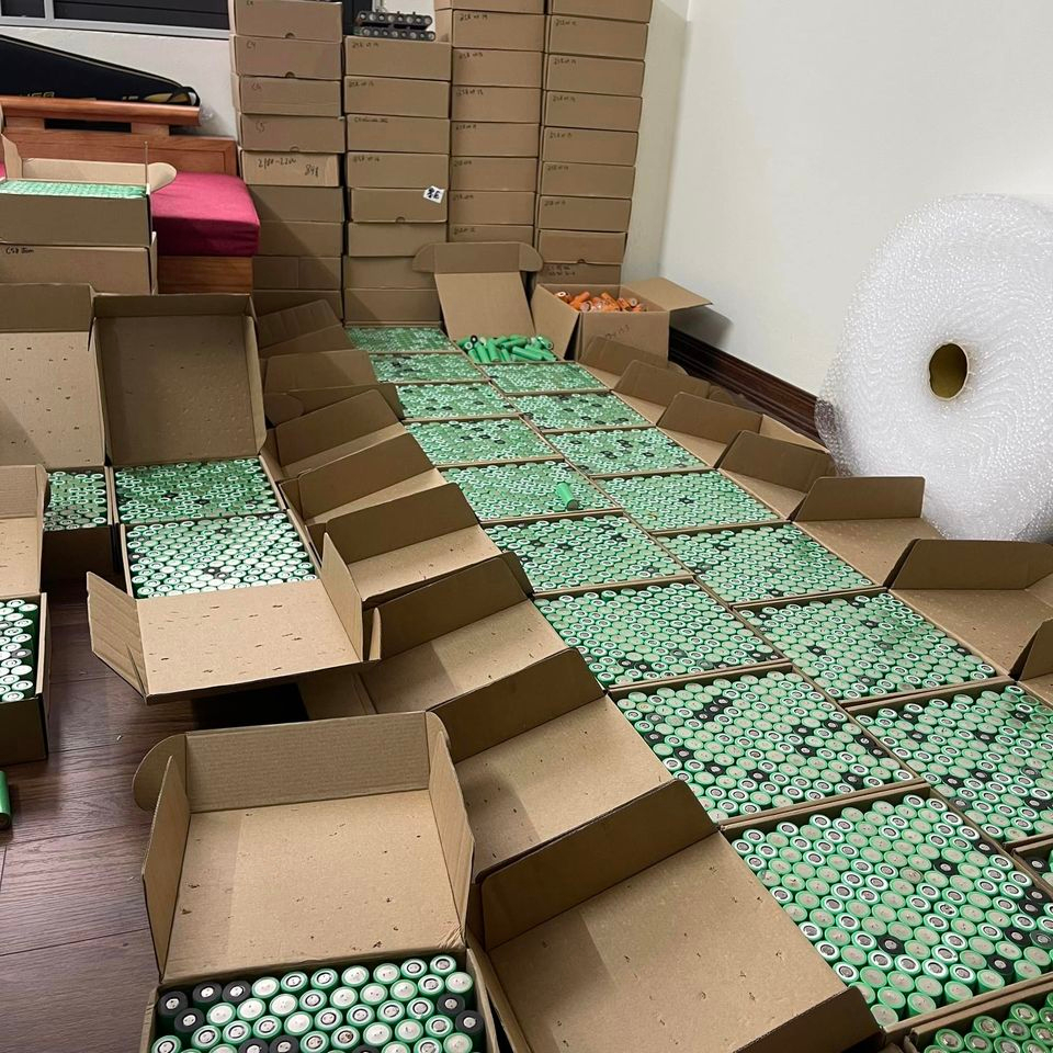 Pin 18650 Samsung 25R dung lượng 2700mAh - 3.7V xả 25A