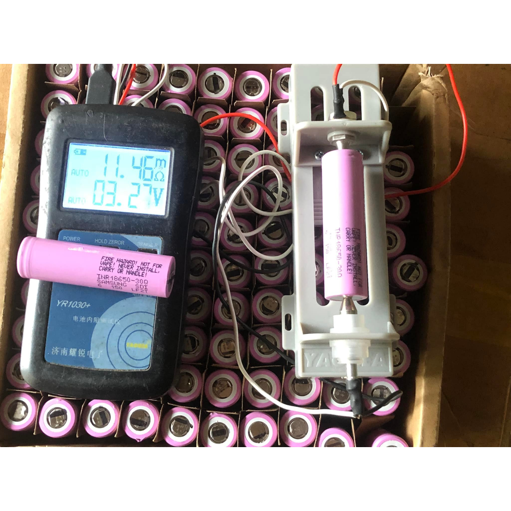 Pin 18650 Samsung 33Q dung lượng 3200mAh - 3.7V xả 20A .