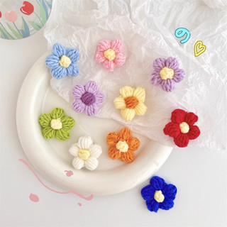 Cài áo hoa 5 cánh bằng len handmade