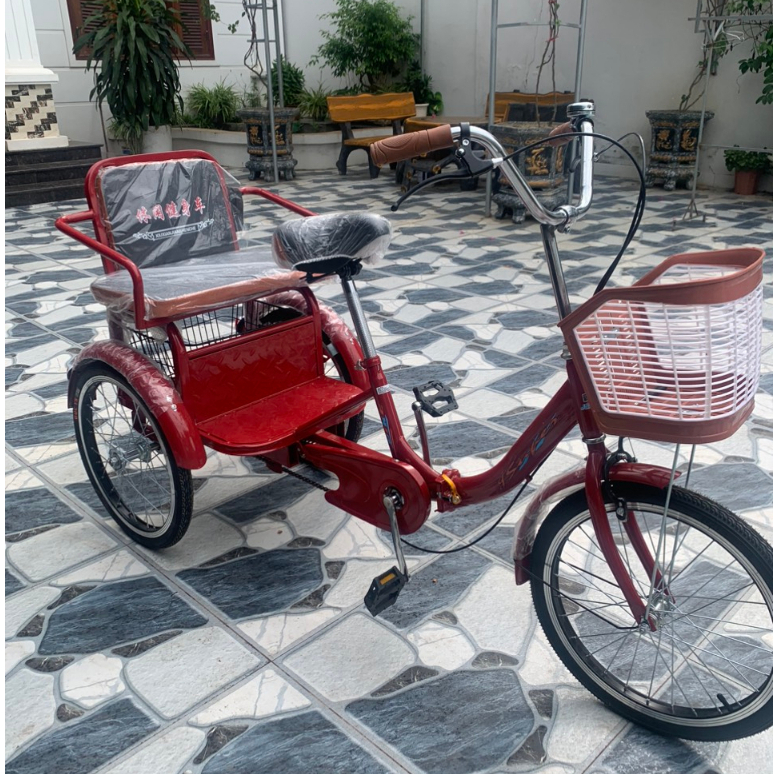 Xe ba bánh cho người già, người khuyết tật