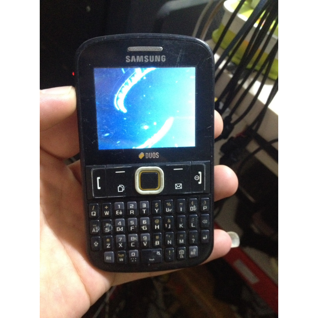 Xác SAMSUNG E2222 màn khá, chạy vào giao diện lại reset lại, anh em nghiên cứu thêm, máy không bin .