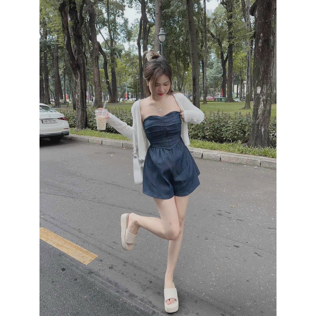 Jumpsuit Denim Kèm Cardigan Style Hàn Quốc Năng Động Trẻ Trung