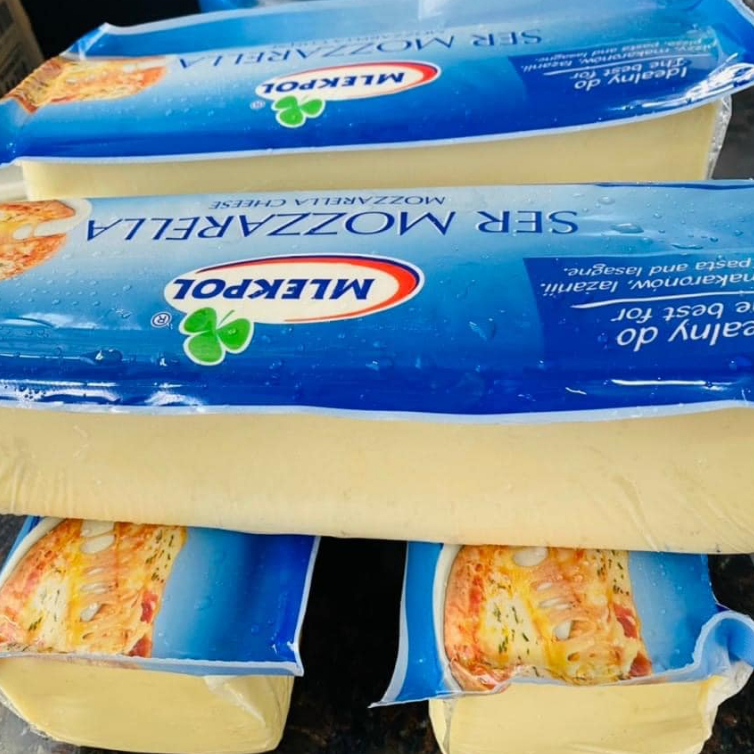 Phomai mozzarella khối 2,5kg.