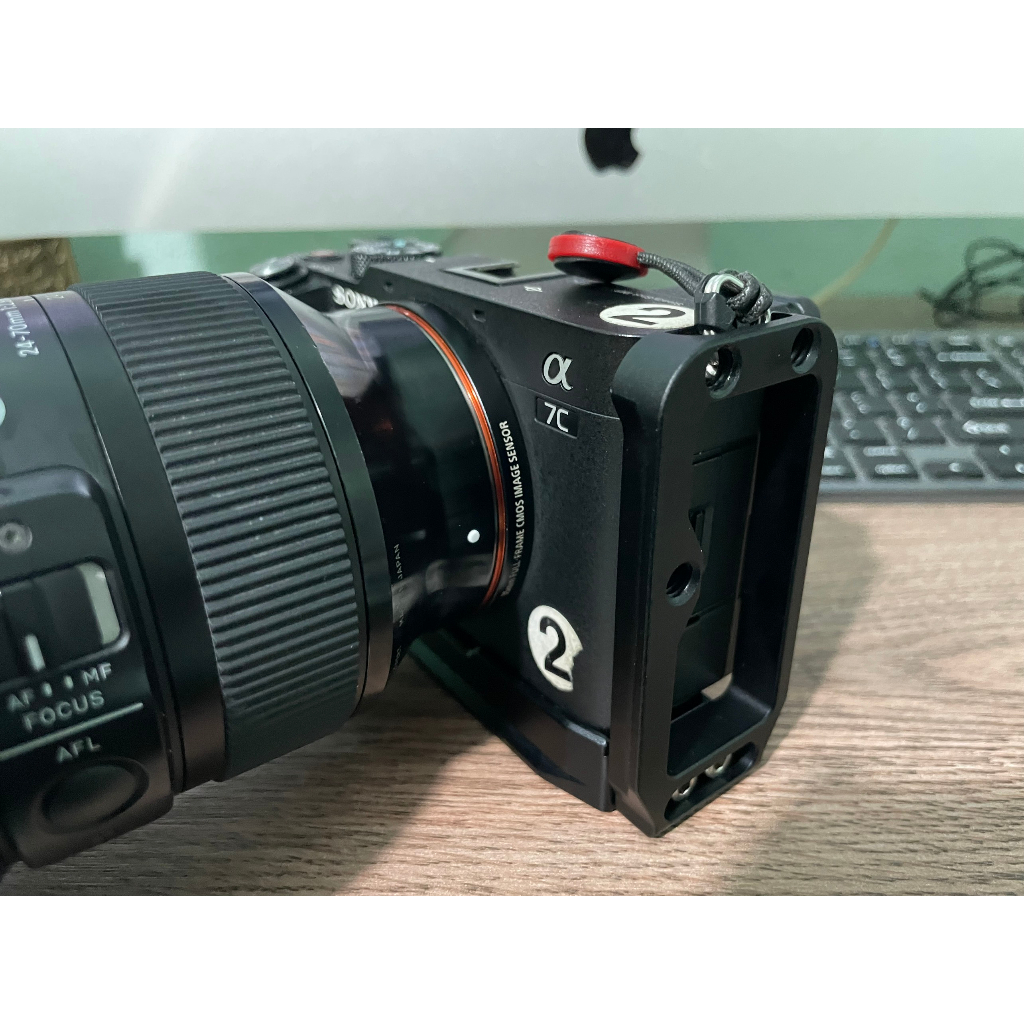 Đế thép L Plate dành cho máy ảnh Sony A7C