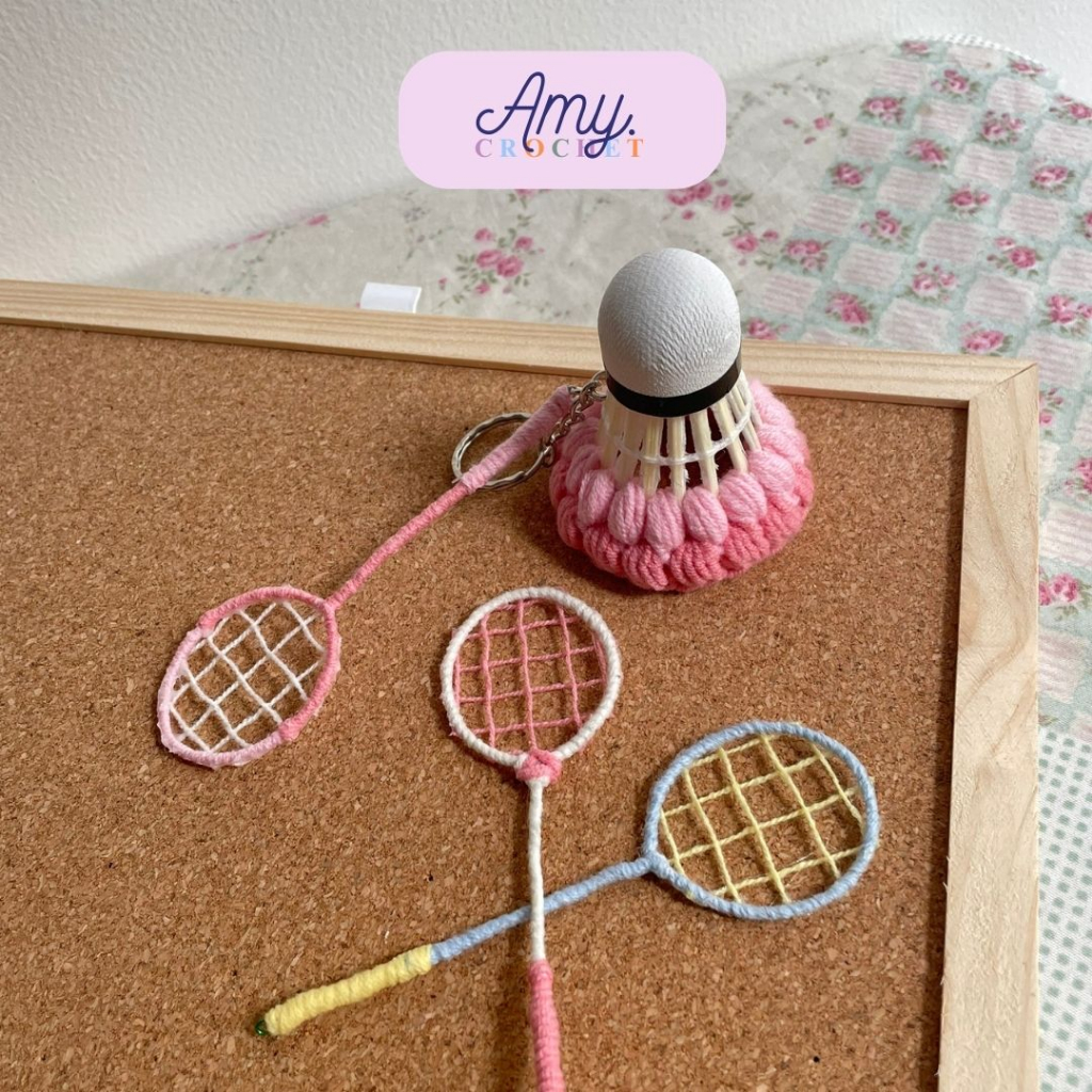Móc khoá cầu lông và vợt bằng len handmade