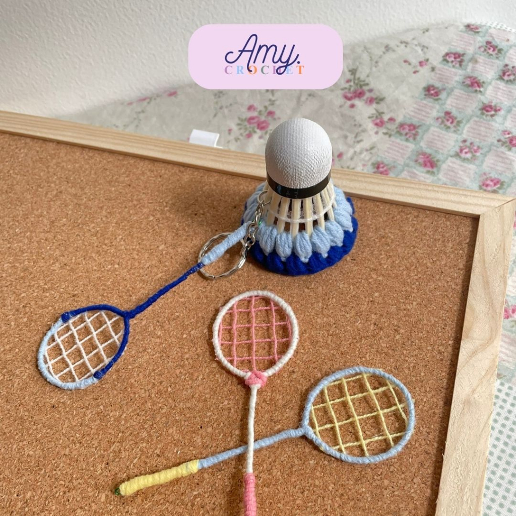 Móc khoá cầu lông và vợt bằng len handmade