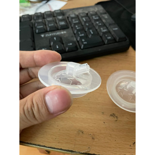 2 nắp trên máy hút sữa điện đôi realbubee